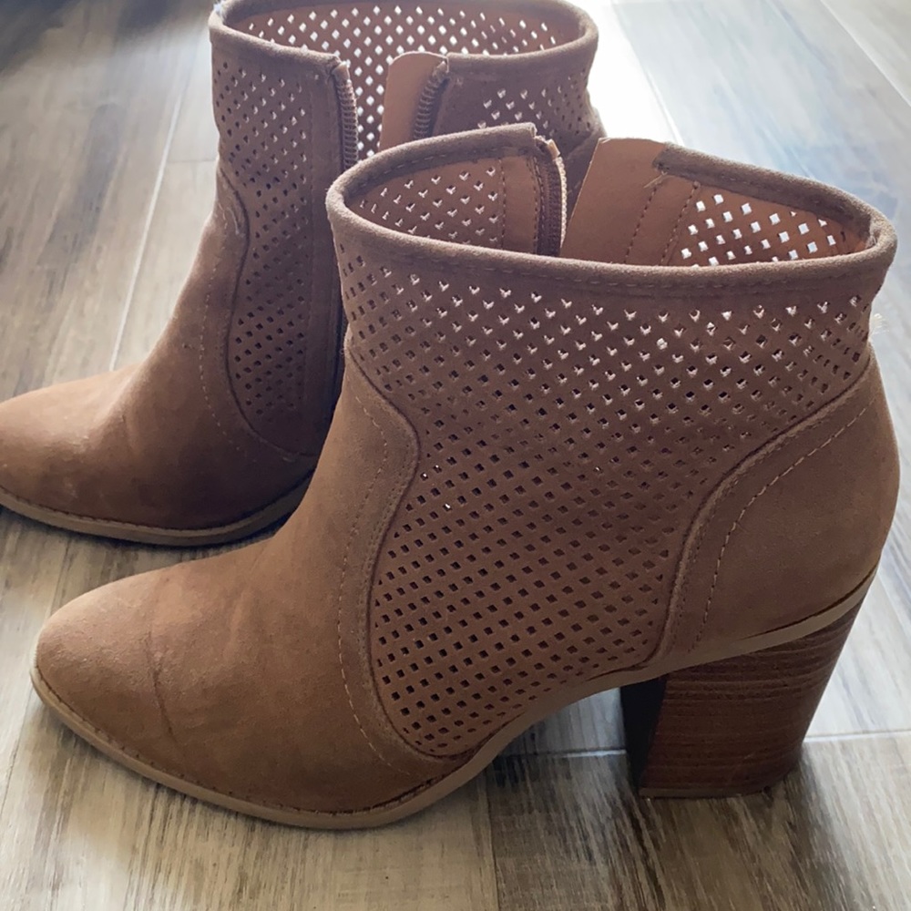 Suede brown booties size 8.5 Brand: universal thread goods co.